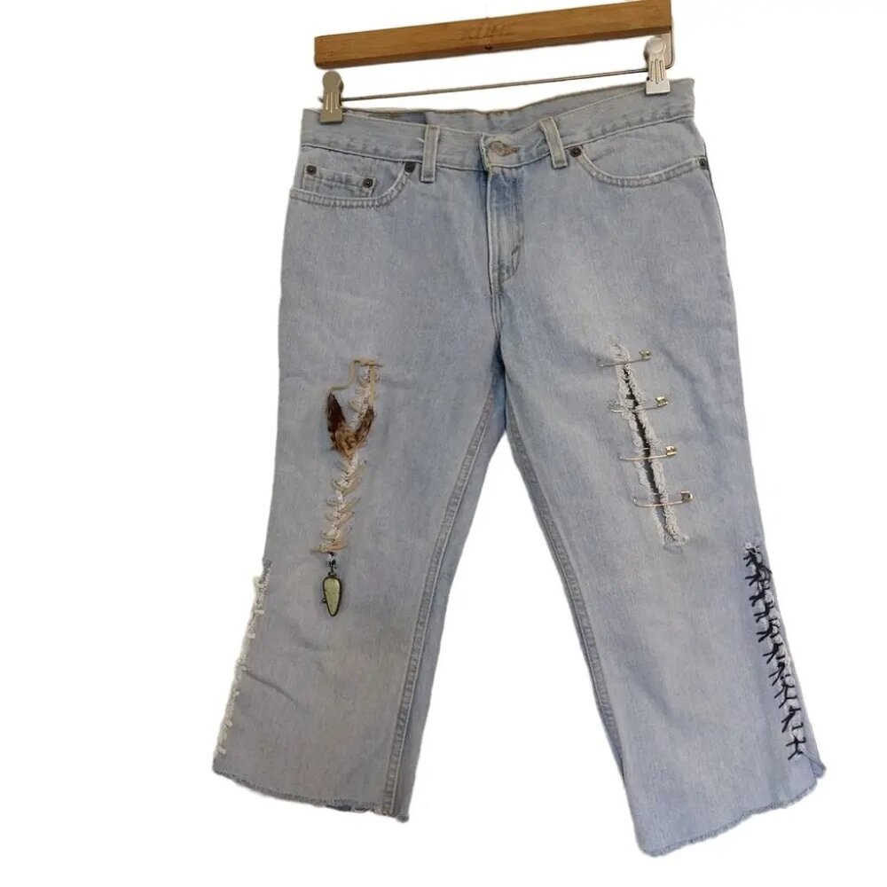 Distressed Upcycled Safety Pins VTG YTK Levis 518 7 Juniors Jeans Light Wash